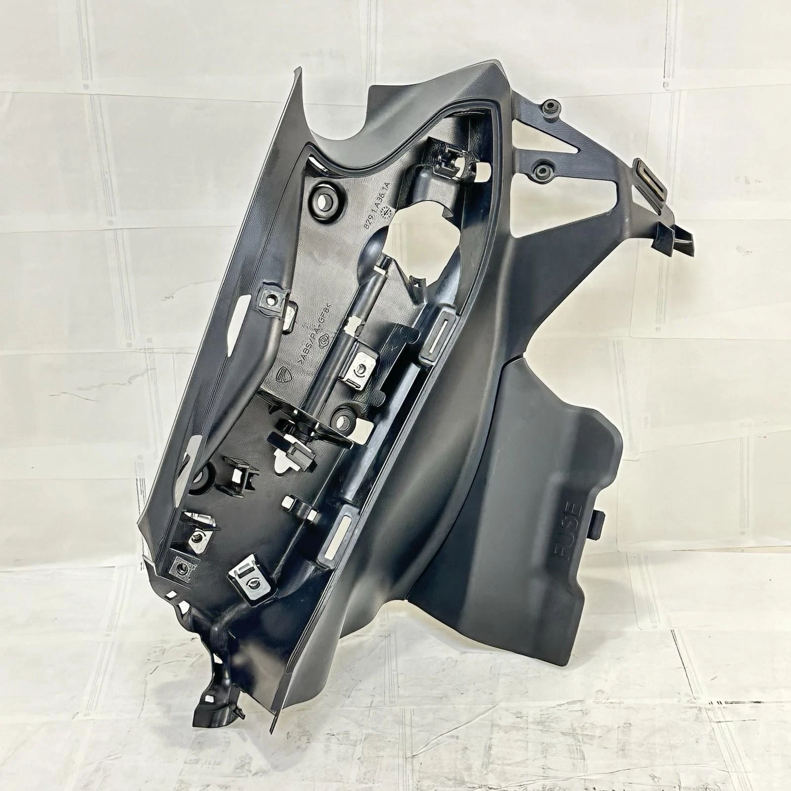 2016 - 2019 DUCATI 959 PANIGALE LEFT SIDE FAIRING BATTERY INNER COWL PANEL TRIM