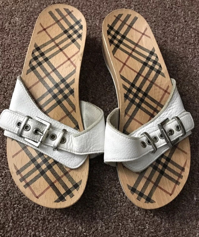 BURBERRY WOOD AND LEATHER  Clogs Size 8 Preowned 100% Authentic