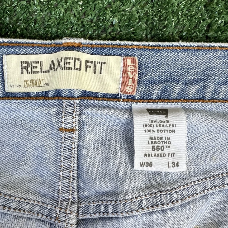 VTG Levi's 550 Jeans Mens 37x33" Blue Light Wash Red Tab Relaxed Tapered Leg Y2K - Image 2 of 4