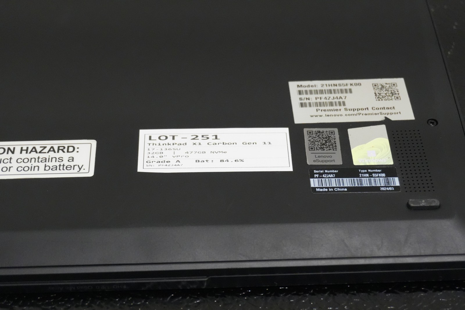 Lenovo ThinkPad X1 Carbon Gen 11, 14-Inch Laptop, with Intel Core i7-1365U 13th Gen., 512 GB SSD (Solid State Drive), Windows 11 Pro