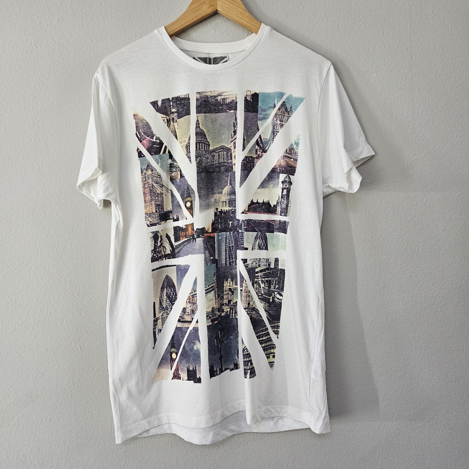 Cedar Wood State Men's Large London Landmarks T-Shirt Tee