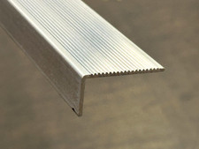 SONDERANGEBOT 30 St. Alu Treppenschutzprofil 45x23mm 2mm stark 1,2m mit Rippen