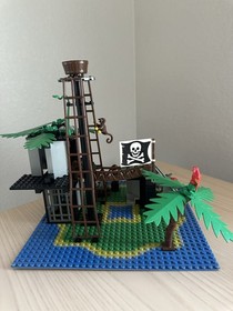 LEGO Pirates: Forbidden Island (6270) Complete
