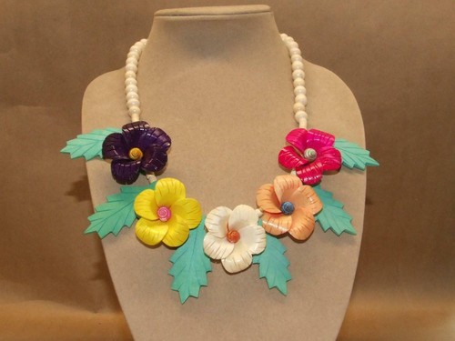VTG 70s Hawaiian Style Balsa Wood & Shell Hibiscus Flower Leaf Bib Necklace 23" - Picture 2 of 8
