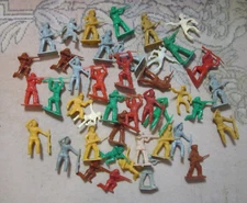 Large Lot of Vintage Tim-Mee Frontier Pioneer Soft Plastic Soldier Figures