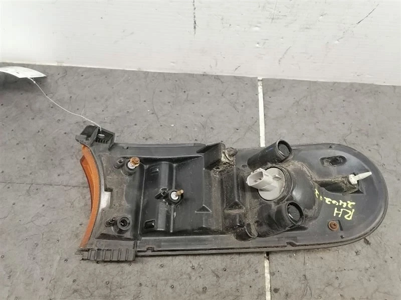 Passenger Corner/Park Light Park Lamp-turn Signal Fits 07-11 FJ CRUISER 1391607 - Image 3 of 4