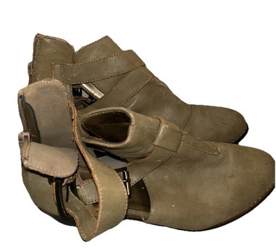 Catalina York Size 8 Booties 