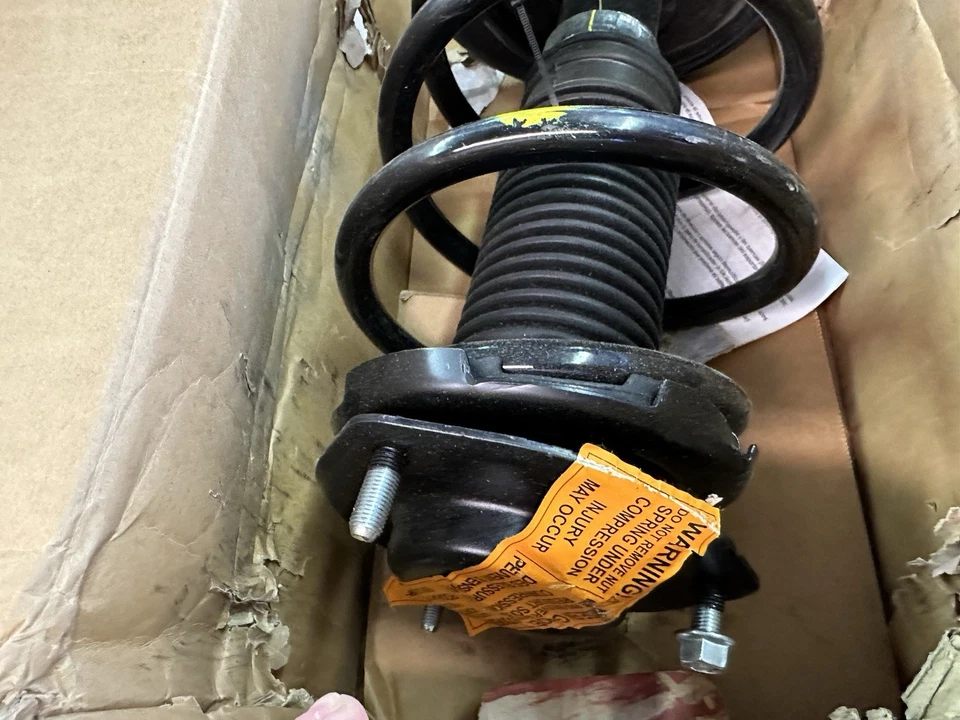 Conjunto puntal delantero derecho plus KYB SR4415 para Toyota Sienna 2011-2014 Foto 4 de 4