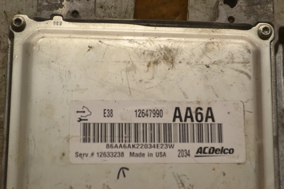 2010-11 Chevrolet Camaro Engine Computer Unit ECU 12633238 Module 527-8E3 - Image 2 of 4