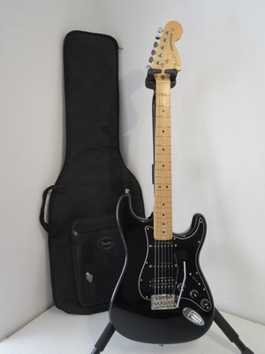 2017 Fender USA American Special HSS Stratocaster MN E-Gitarre in schwarz