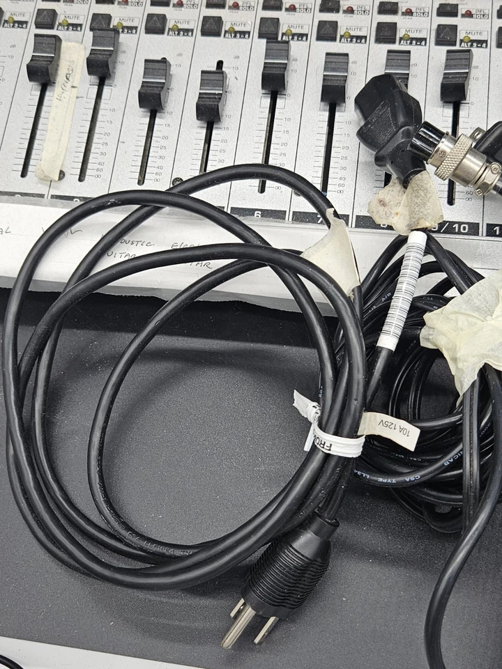 Behringer Eurorack MX2004A 20-Channel Mixing Console Professional Audio Mixer. - Image 3 of 4