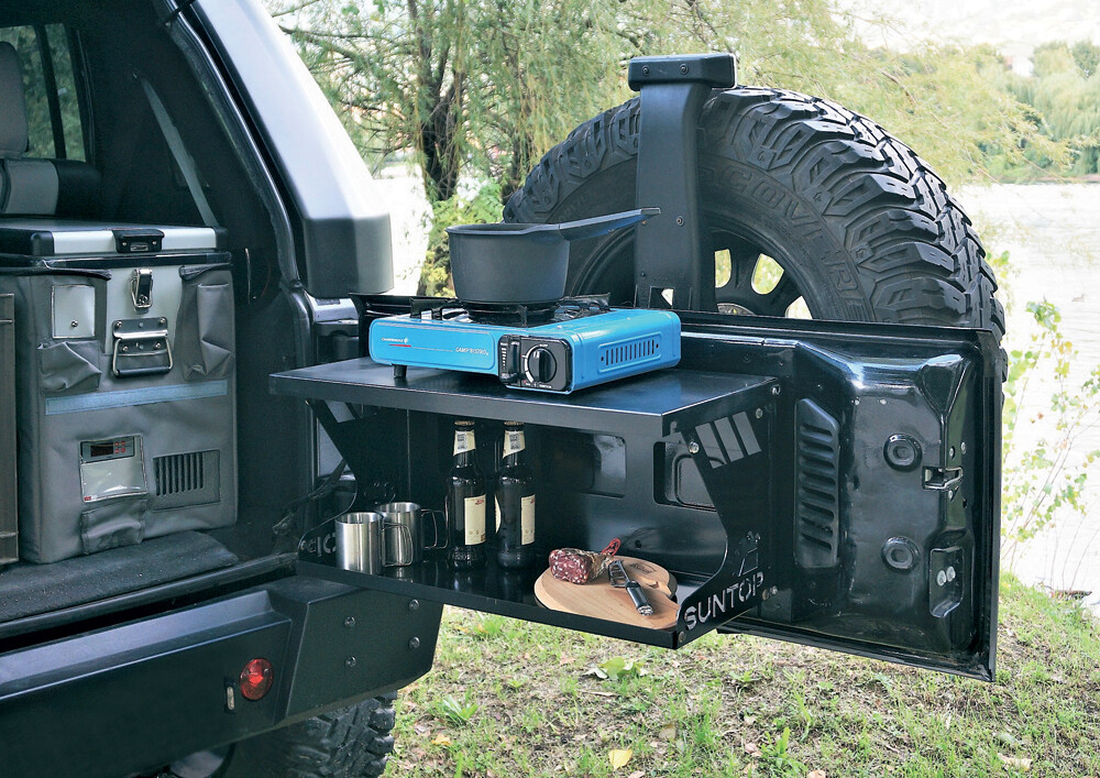 Étagère de coffre Jeep Wrangler JK pour organiser le matériel de bivouac