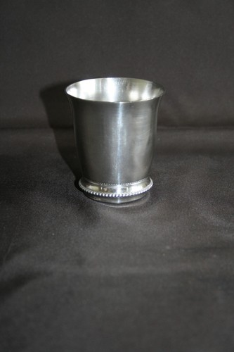 Timbale ancienne en métal argenté - Photo 1/2