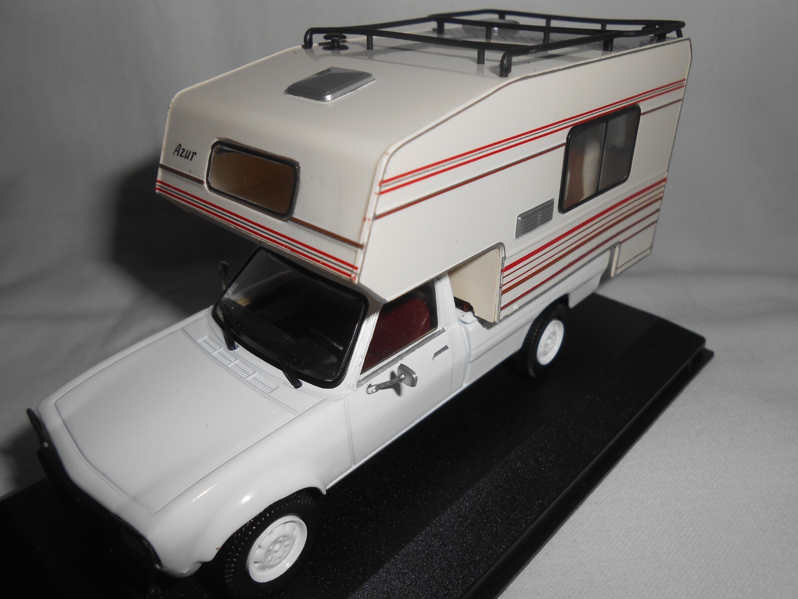 Miniature Peugeot 504 Dangel Azur 1983 au 1/43ème camping-car de collection