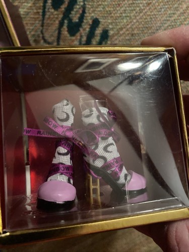 Rainbow High Extra Outfit MGA No Doll Top Skirt Shoes Purple Theme - Picture 4 of 5