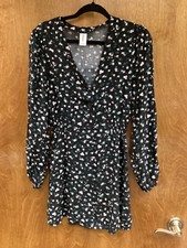 Women "Abound" blk w/ floral design long sleeve shirt dress,. Size Sm. P.O.