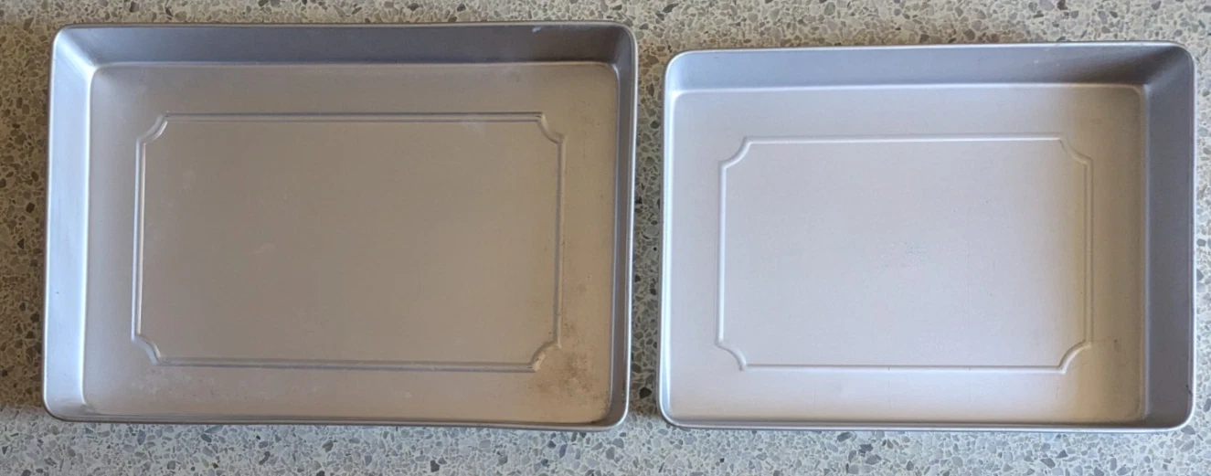 2 Wilton Rectagle Performance Pans 11 x 15 x 2 '' & 12 x 18 x 2'' Round Corners
Opens in a new windo