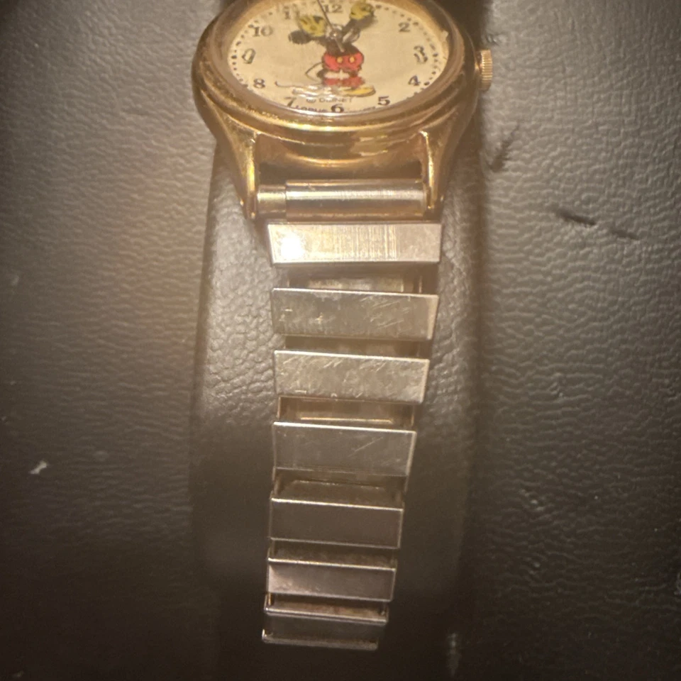 Reloj Lorus Disney Mickey Mouse Vintage Cuero Tono Dorado Necesita Batería Nueva Foto 3 de 3