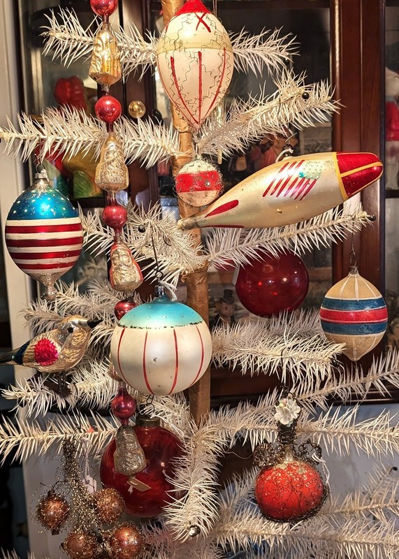 Antique Patriotic Oval with Finial Christmas Tree Ornament Germany 1930's