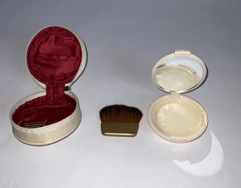 老式 JAFRA 塑料紧凑型粉末盒带化妆品袋和化妆刷 — 第 2/4 张图片