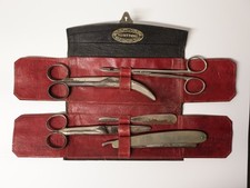 Une Trousse militaire d'instruments de chirurgie maison Vitry Frères Paris XIXe