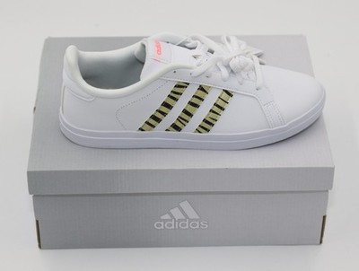 Adidas Courtpoint 39 1/3 Trainers in White with Tiger Print New