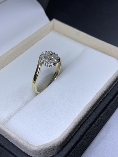 0.15ct Diamond twisted chunky solitaire engagement ring in 9ct yellow gold - Picture 6 of 7