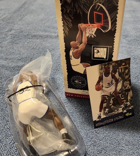 Shaquille O'Neal Hallmark (Keepsake Ornament) Hoop Stars Collector Series W/Card - Picture 4 of 12