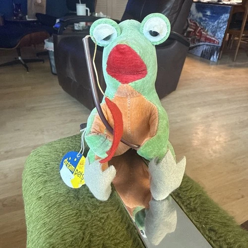 Vintage Dakin Dream Pets “Fishin’ Frog” Plush Japan