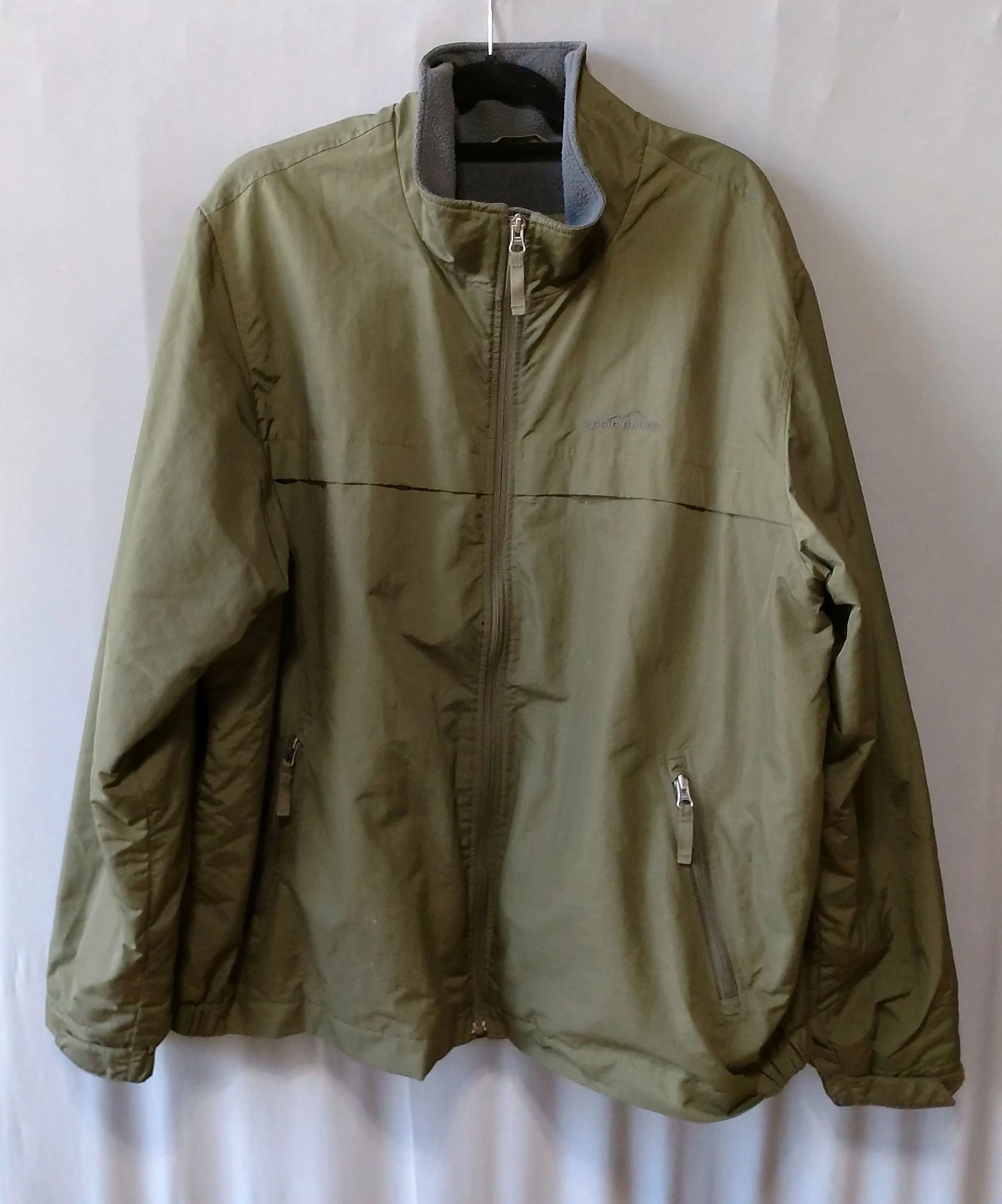 Eddie Bauer - men's green nylon jacket w lining Thermal Insulation - size 2XL