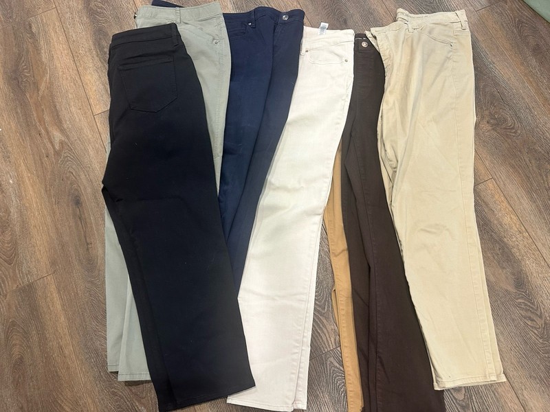 CHICO'S sz 2.5 Pants Lot Of 7 Pairs Great Condition