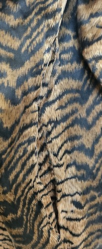 Frederick's of Hollywood Tiger Stripe Print Satin Robe Pockets O/S Missing Belt - Picture 6 of 7