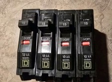 15 AMP SINGLE POLE PLUG IN CIRCUIT BREAKER LOT OF 4