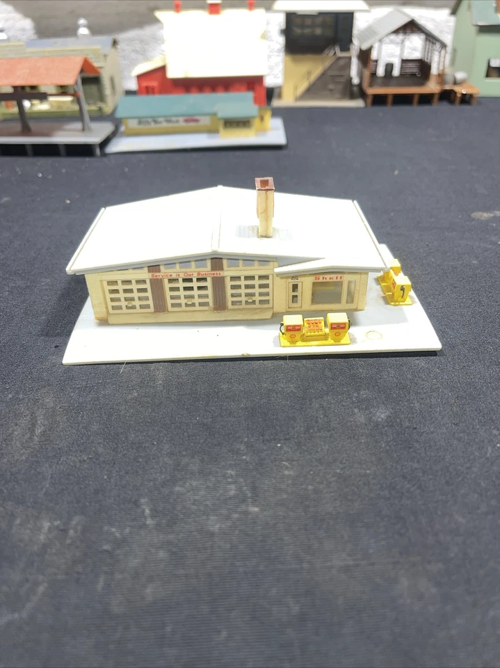 MODEL POWER LOT OF 11 HOUSES. Brand Mixes - Image 3 of 4