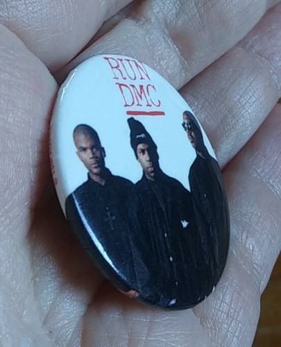 Vintage ~ RUN DMC ~ 1993 Group Hip Hop Rap Band Music Pin Pinback Button Badge - Picture 8 of 16