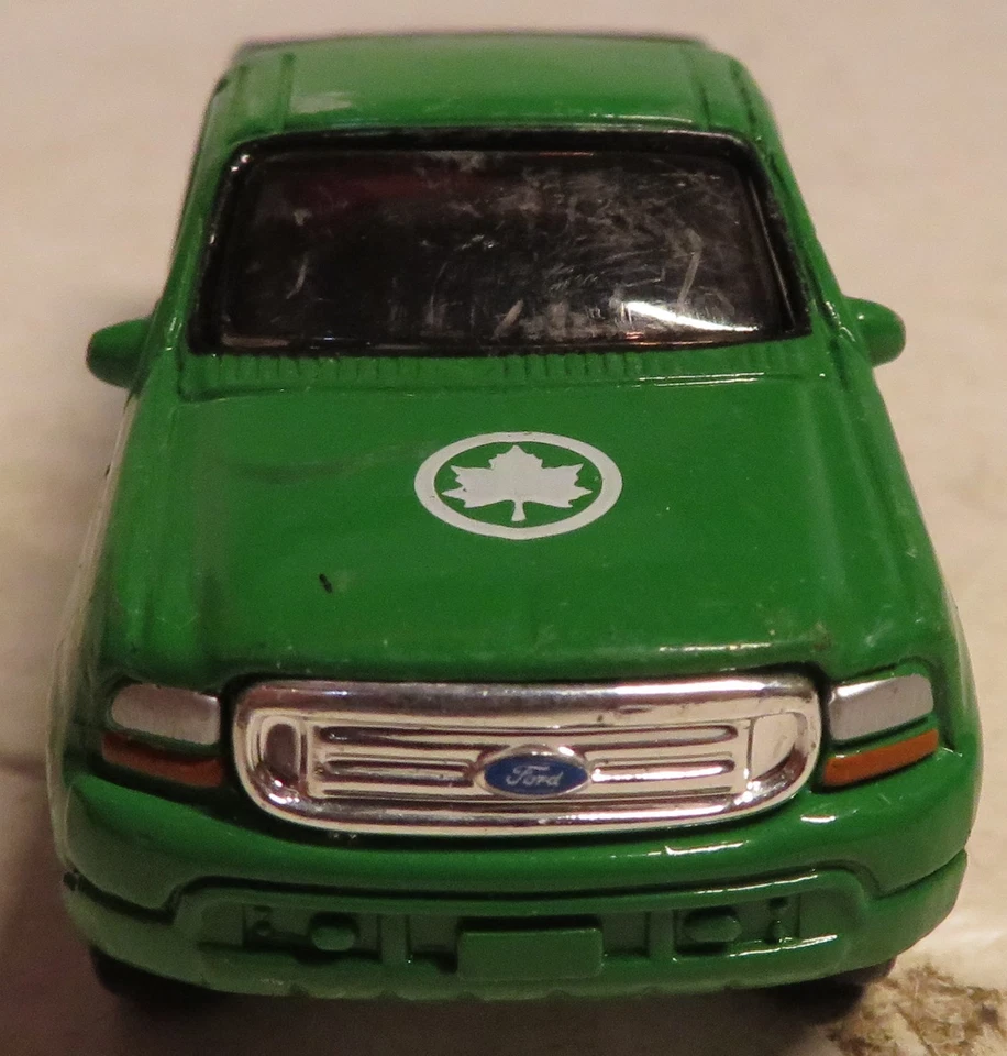 Camioneta pickup Realtoy New York Central Park Ford serie F verde diecast 1:64 RARA Foto 4 de 4