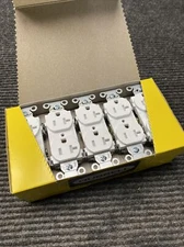 Lot of 10 Hubbell White Commercial Grade 125V 20A Receptacles 5352WTR