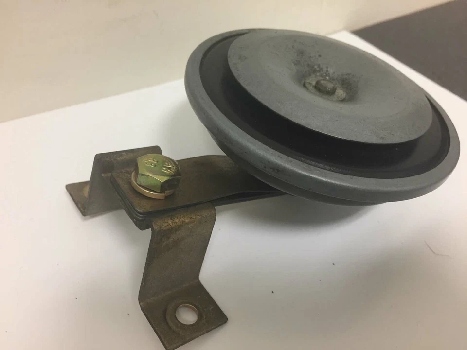 Soporte de bocina alarma antirrobo Porsche 911 964 993 964.637.117.00 993.637.101.00 F3 Foto 2 de 4