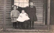 Antique Victorian Children Photo House Porch Baby Girls Fashion Postcard G8