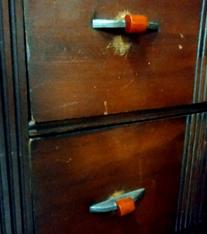 6 Antique Bakelite knobs pull handles 4 drawers W screws COME OFF Make  Necklace - Image 3 of 4