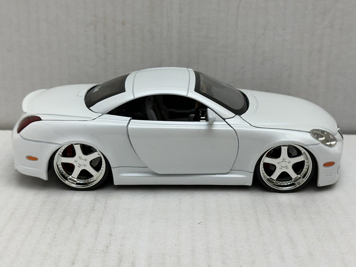 JADA DUB CITY LEXUS SC430 PEARL WHITE 1:24 DIECAST MODEL CAR