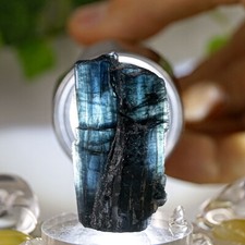 Turmalin blau Rohstein Indigolith Naturkristall transluzent 35mm 52,5ct Brasil.
