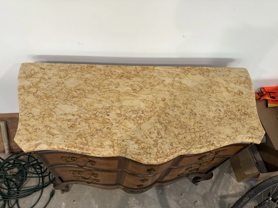 Cómoda o cofre antiguo francés antiguo de mármol de caoba serpentina de caoba Foto 2 de 4