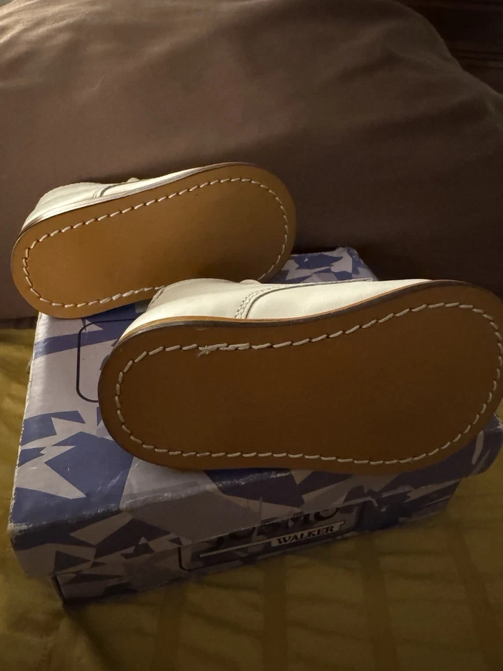 NUEVO En Caja Josmo Infante Niño Pequeño Blanco Oxford Zapatos para Caminar Talla 3 EEE NUEVO EN CAJA Foto 4 de 4