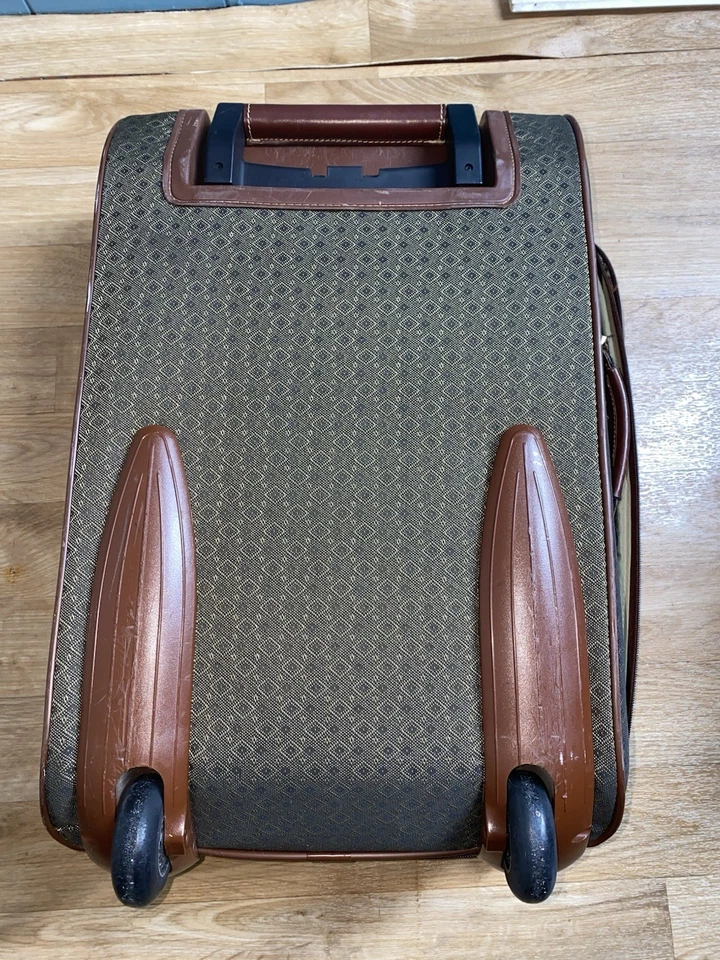 (Set Of 3) With Hartmann Wings Diamond 21” Carry On Two Wheeled 2” Expandable. - Image 4 of 4