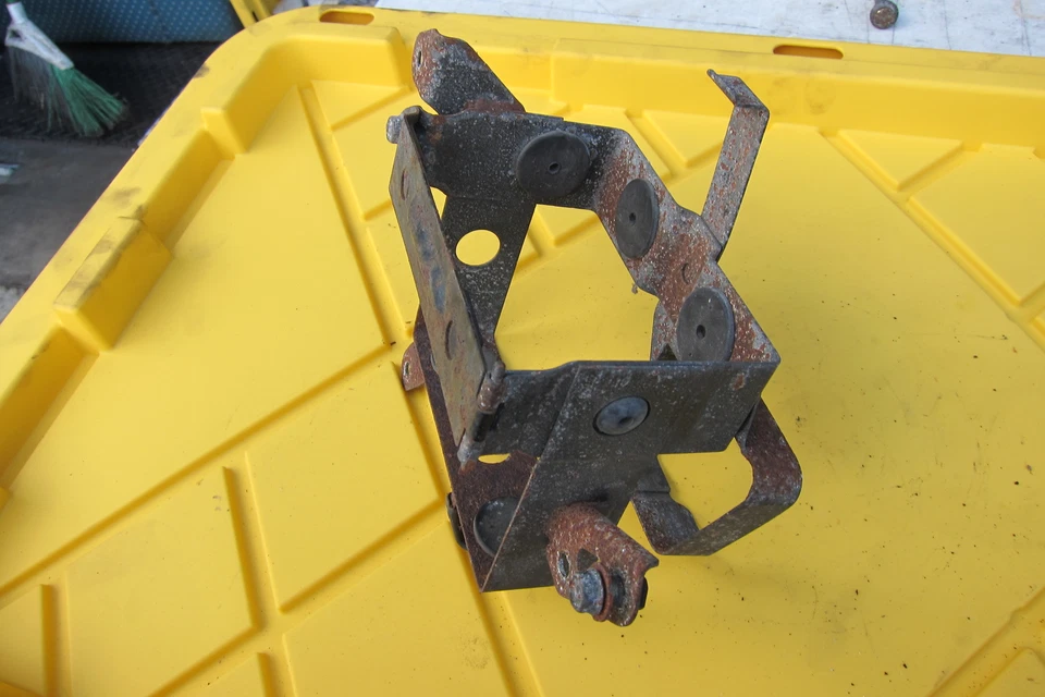 Honda CX650T 1983 Turbo OEM bandeja de batería soporte de caja Foto 4 de 4