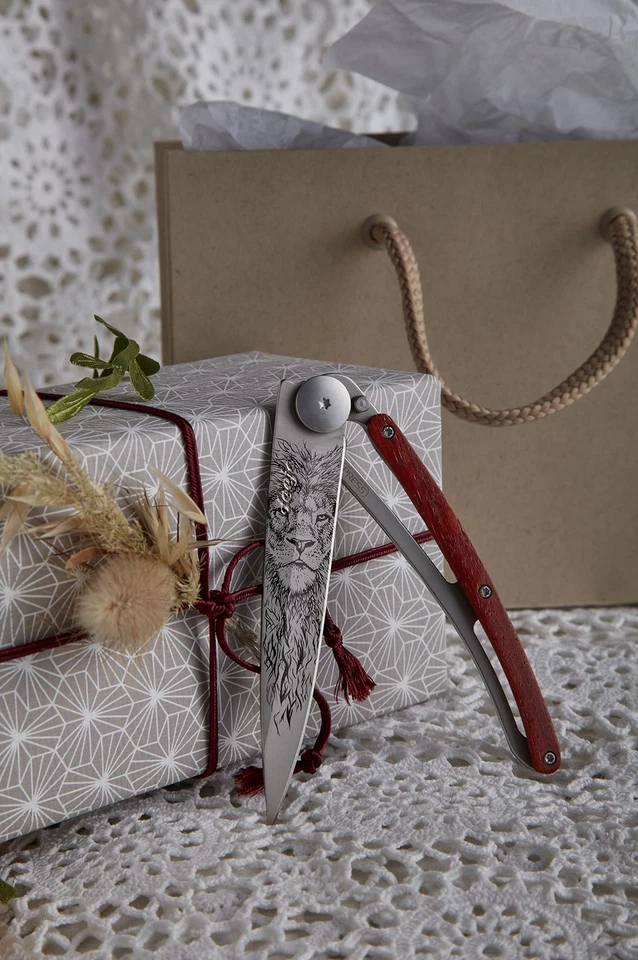 deejo - Navaja de bolsillo plegable ultraligera con clip para cinturón - 1,3 oz madera de coral V... Foto 3 de 4