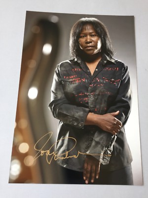 JOAN ARMATRADING  In-person signed Foto 20 x 30 Autogramm 