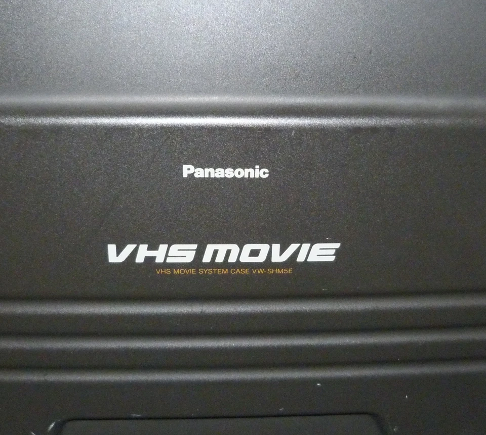 Panasonic -M5 VHS Movie Video Camera / Camcorder in case 1980s retro - Image 3 of 4