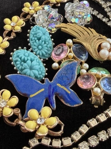 Vintage Costume Jewelry Lot Rhinestone enamel brooch bracelet Earrings Necklace